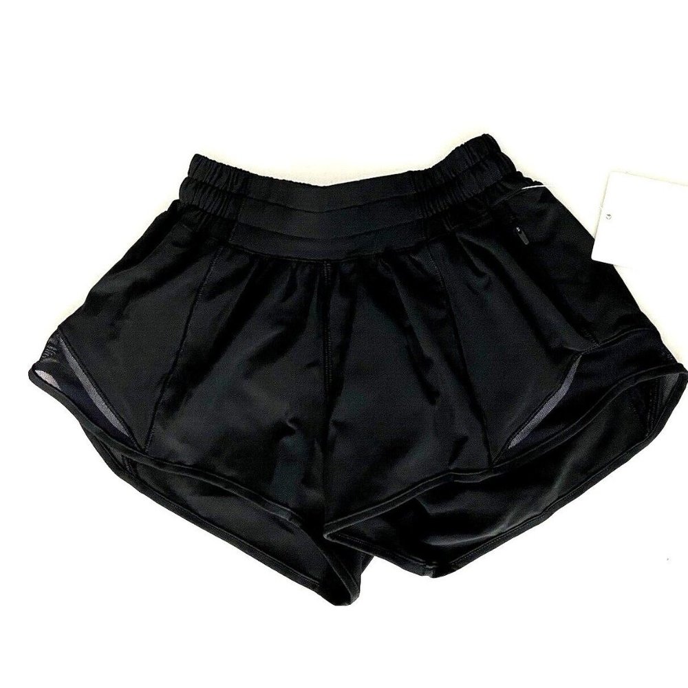 Lululemon Hotty Hot Low-Rise Lined Short 2.5 black sz 0  NWT